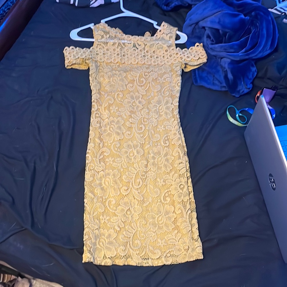 Yellow detaled dress